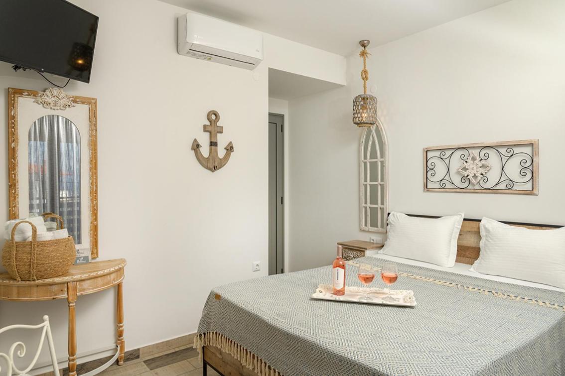Meltemi Luxury Apartments Nea Roda Exteriér fotografie